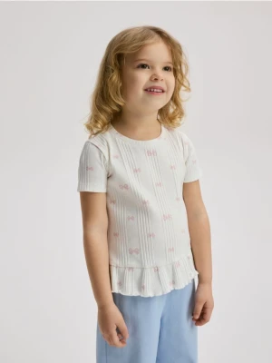 Reserved - T-shirt z falbanką - złamana biel