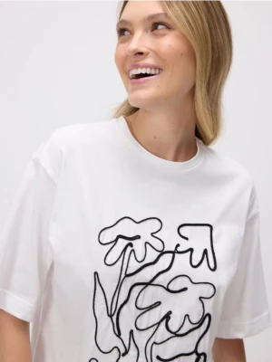 Reserved - T-shirt z haftem - biały