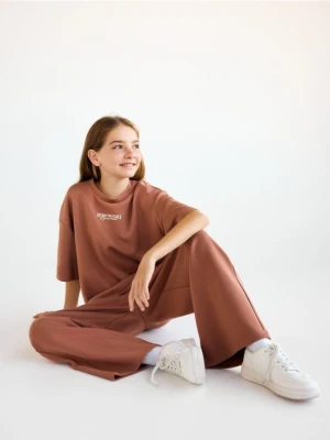 Reserved - T-shirt z haftem - brązowy