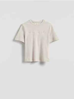 Reserved - T-shirt z haftowanym napisem - beżowy