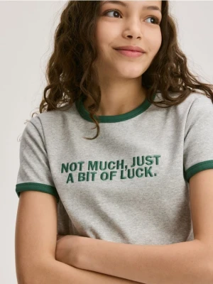 Reserved - T-shirt z haftowanym napisem - jasnoszary