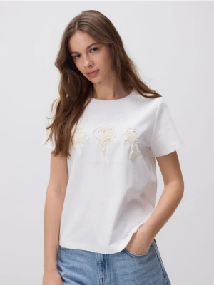 Zdjęcie produktu Reserved - T-shirt z haftowanym wzorem - złamana biel