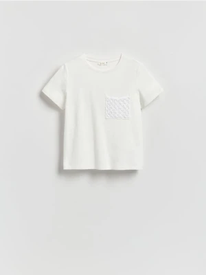 Reserved - T-shirt z kieszonką - złamana biel