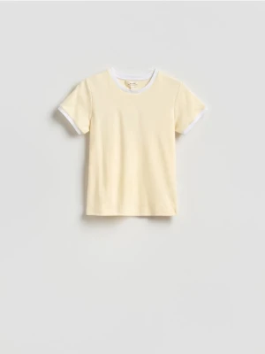 Reserved - T-shirt z kontrastową lamówką - jasnożółty