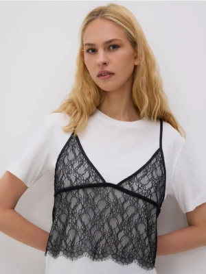 Reserved - T-shirt z koronkowym topem - złamana biel