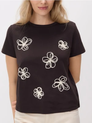 Reserved - T-shirt z kwiatową aplikacją - ciemnobrązowy
