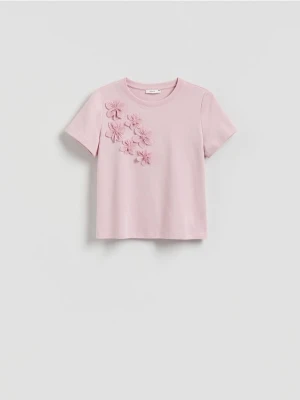 Reserved - T-shirt z kwiatową aplikacją - pastelowy róż