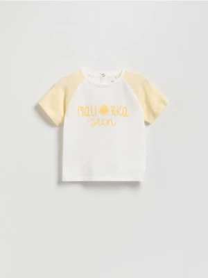 Zdjęcie produktu Reserved - T-shirt z nadrukiem - jasnożółty