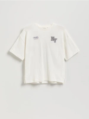 Reserved - T-shirt z nadrukiem na plecach - złamana biel