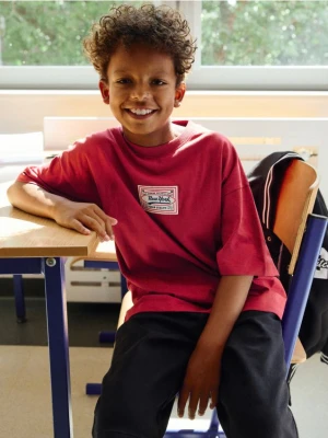 Reserved - T-shirt z naszywką - czerwony