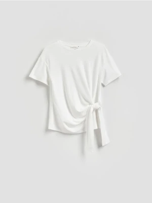 Reserved - T-shirt z ozdobnym wiązaniem - złamana biel
