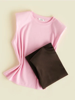 Reserved - T-shirt z poduszkami na ramionach - różowy