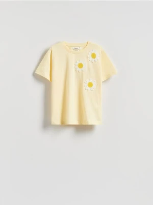 Reserved - T-shirt z szydełkowaną aplikacją - jasnożółty
