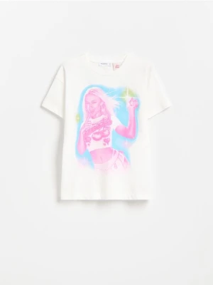 Reserved - T-shirt Zara Larsson - złamana biel