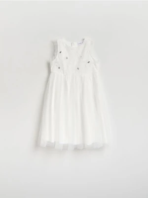 Reserved - Tiulowa sukienka z cekinami - złamana biel