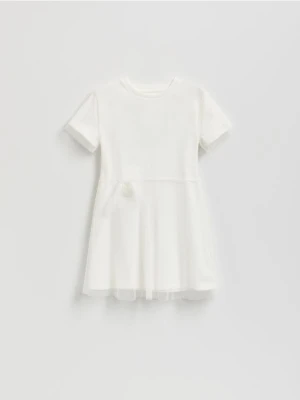 Reserved - Tiulowa sukienka - złamana biel
