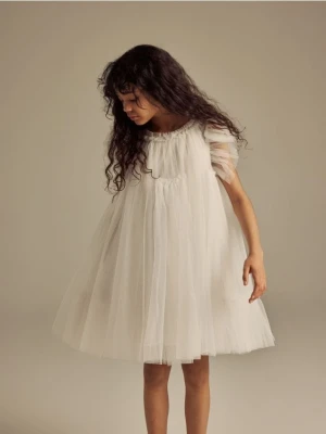 Reserved - Tiulowa sukienka - złamana biel