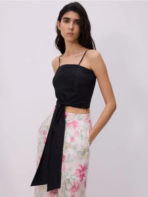 Reserved - Top taftowy z ozdobnym wiązaniem - czarny