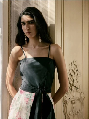 Zdjęcie produktu Reserved - Top taftowy z ozdobnym wiązaniem - czarny