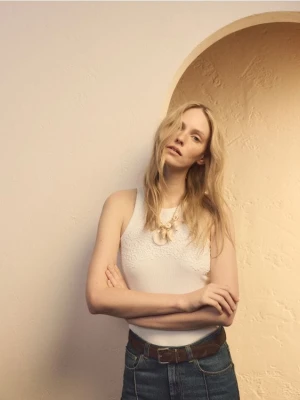 Reserved - Top z haftem - biały