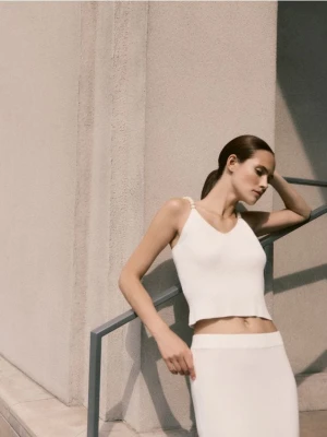 Reserved - Top z ozdobnymi ramiączkami - złamana biel