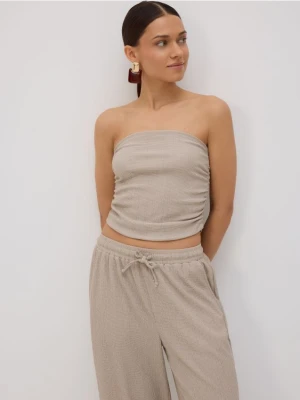 Reserved - Top ze strukturalnej dzianiny - kremowy