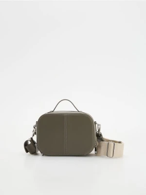 Reserved - Torebka crossbody z brelokiem - szary