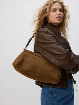 Reserved - Torebka na ramię z imitacji zamszu - brązowy