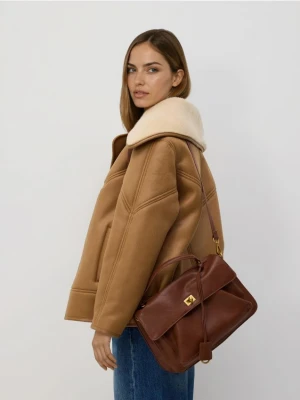 Reserved - Torebka na ramię z zawieszką - brązowy