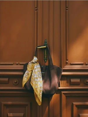 Reserved - Torebka shopper z imitacji zamszu - ciemnobrązowy