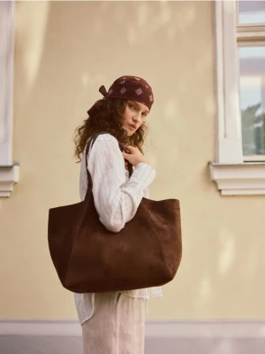 Reserved - Torebka shopper z imitacji zamszu - ciemnobrązowy