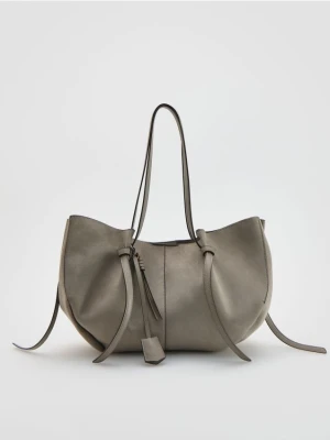 Reserved - Torebka shopper z imitacji zamszu - szary