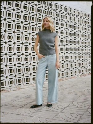 Reserved - Wełniany bezrękawnik - szary