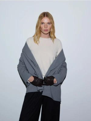 Reserved - Wełniany sweter - kremowy