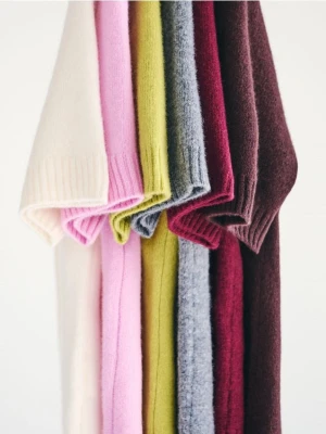 Reserved - Wełniany sweter - szary