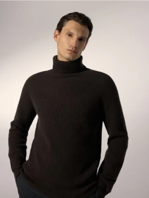 Reserved - Wełniany sweter z golfem - brązowy