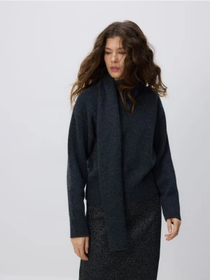 Reserved - Wełniany sweter z szalem - ciemnoszary