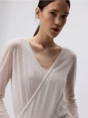 Reserved - Wełniany sweter - złamana biel