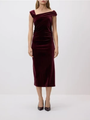 Reserved - Welurowa sukienka midi - bordowy