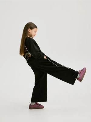 Reserved - Welurowe spodnie z szerokimi nogawkami - czarny