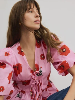 Reserved - Wiązana bluzka w kwiaty - różowy