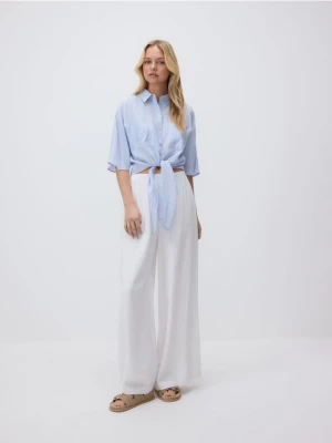 Reserved - Wiązana koszula z wiskozy - jasnoniebieski