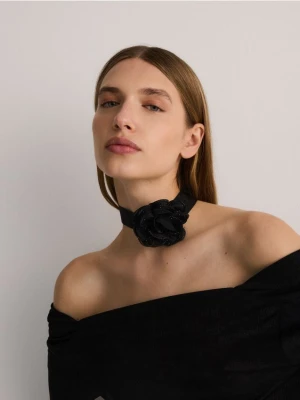 Reserved - Wiązany szal z kwiatem - czarny