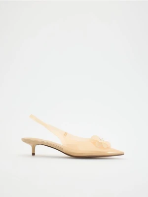 Reserved - Winylowe czółenka z detalem - złamana biel