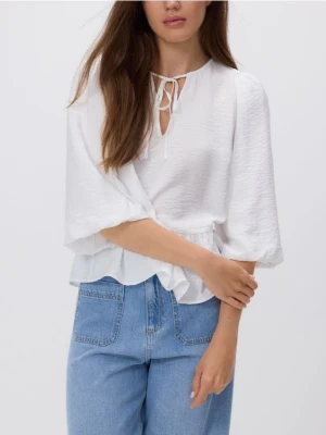 Reserved - Wiskozowa bluzka z wiązaniem - biały