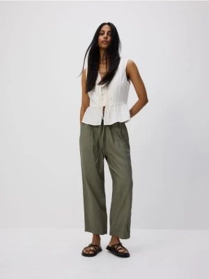 Reserved - Wiskozowe spodnie z wiązaniem - zielony