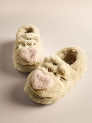 Zdjęcie produktu Reserved - Wkładane kapcie Pusheen - beżowy