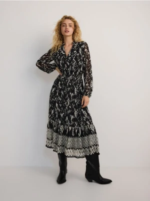 Reserved - Wzorzysta sukienka midi - czarny