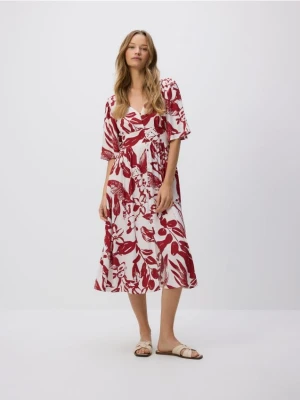 Reserved - Wzorzysta sukienka midi - czerwony