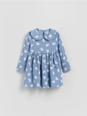 Reserved - Wzorzysta sukienka z kołnierzykiem - wielobarwny